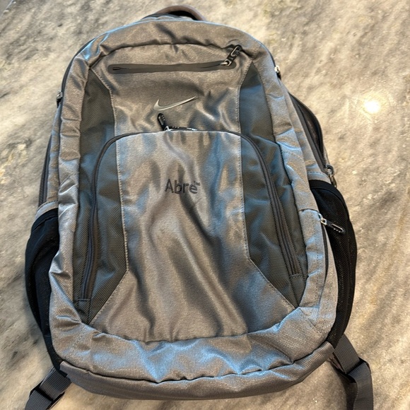 Nike Elite Backpack - Wolf Grey and Dark Grey - Picture 4 of 4